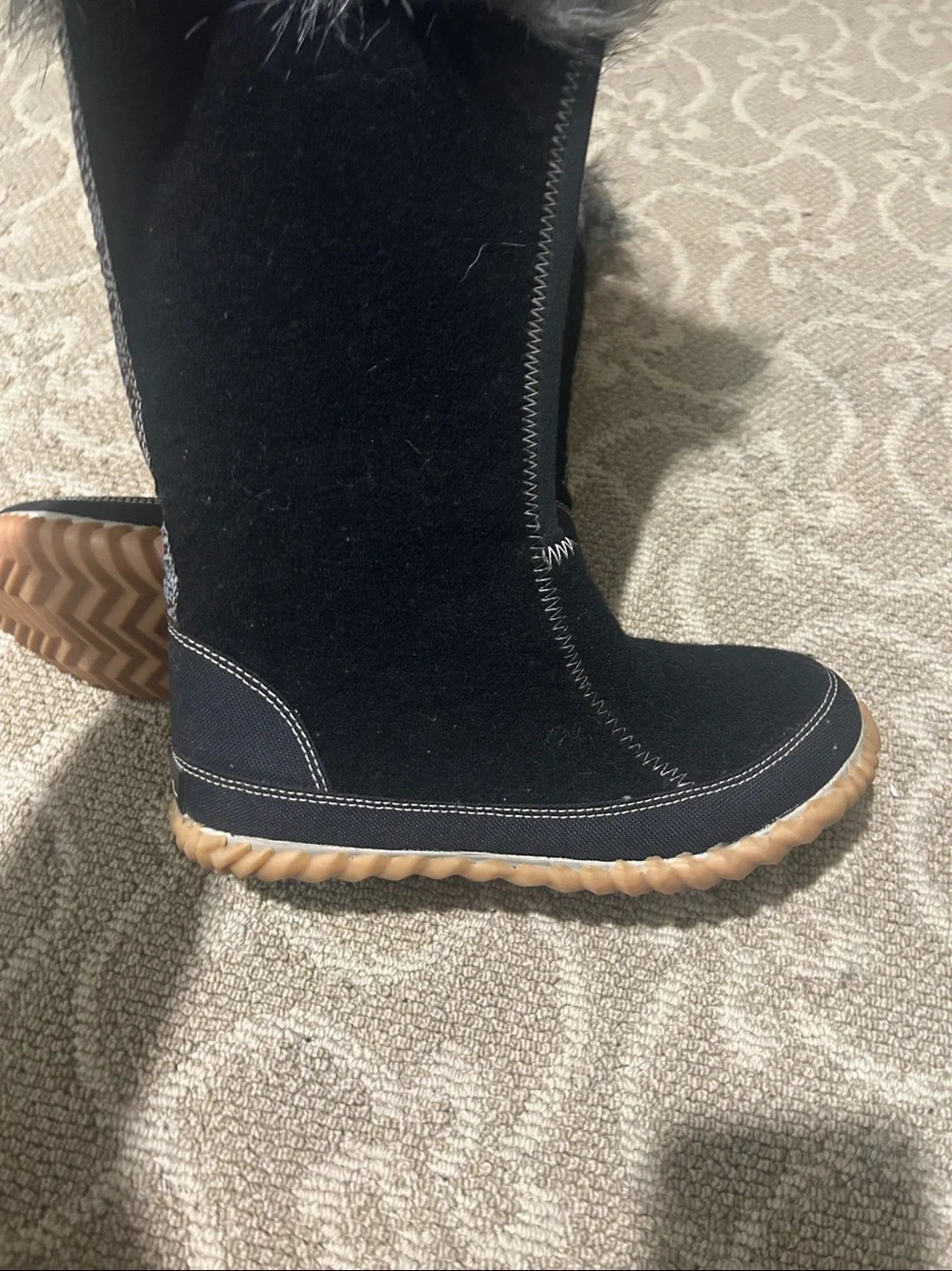 Sorel Tall Black Winter Boots with Gray Faux Fur Cuff size 7 like new